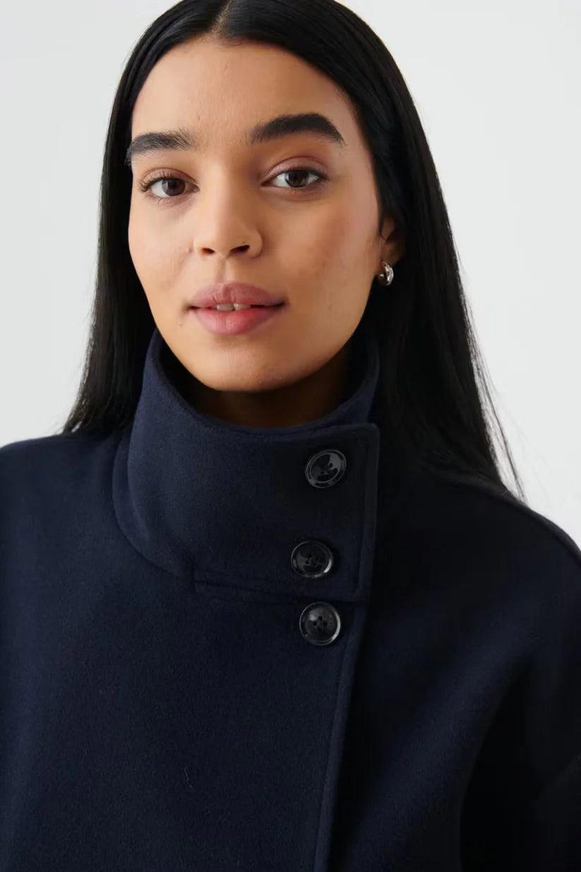 Sorellis - Trench Coat Muse