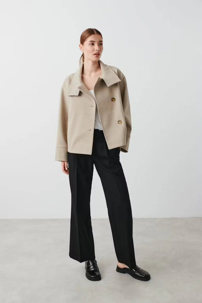 Sorellis - Trench Coat Muse
