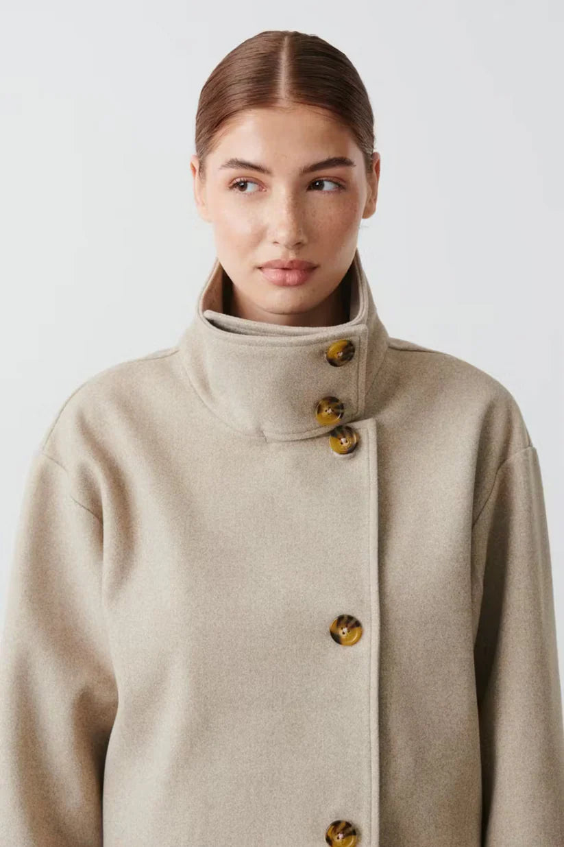 Sorellis - Trench Coat Muse